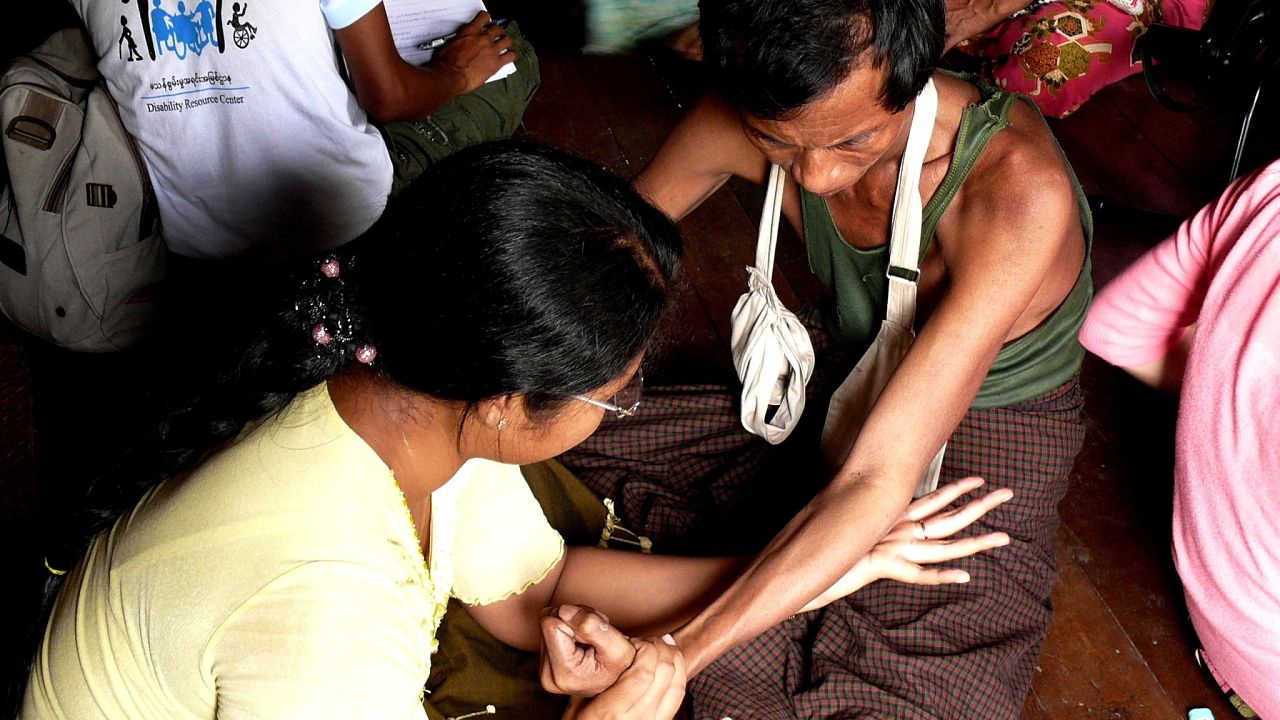 Physical rehabilitation session - Humanity & Inclusion Myanmar