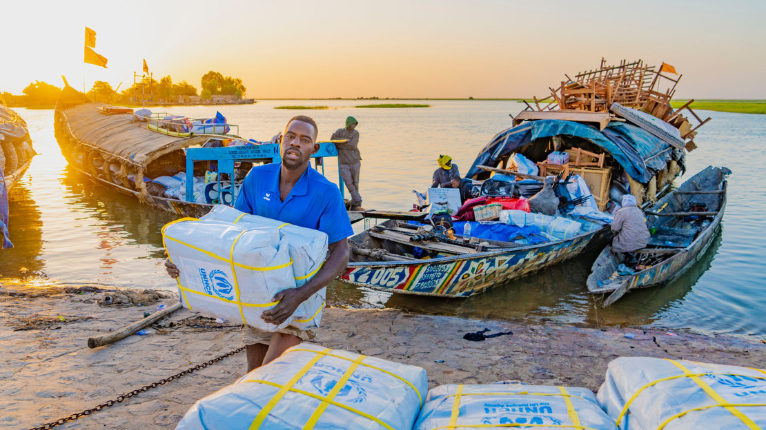 Au Mali, HI livre 1 200 tonnes de matériel humanitaire pour aider une population fragilisée